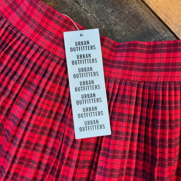 Urban Outfitters BDG Red Plaid Pleated Mini Skirt NWT Size Large - Picture 5 of 9